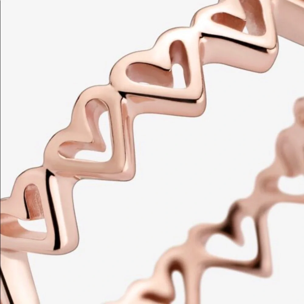 New! Pandora Freehand Hearts Ring.SZ 7.5🤍🖤 - Picture 2 of 7